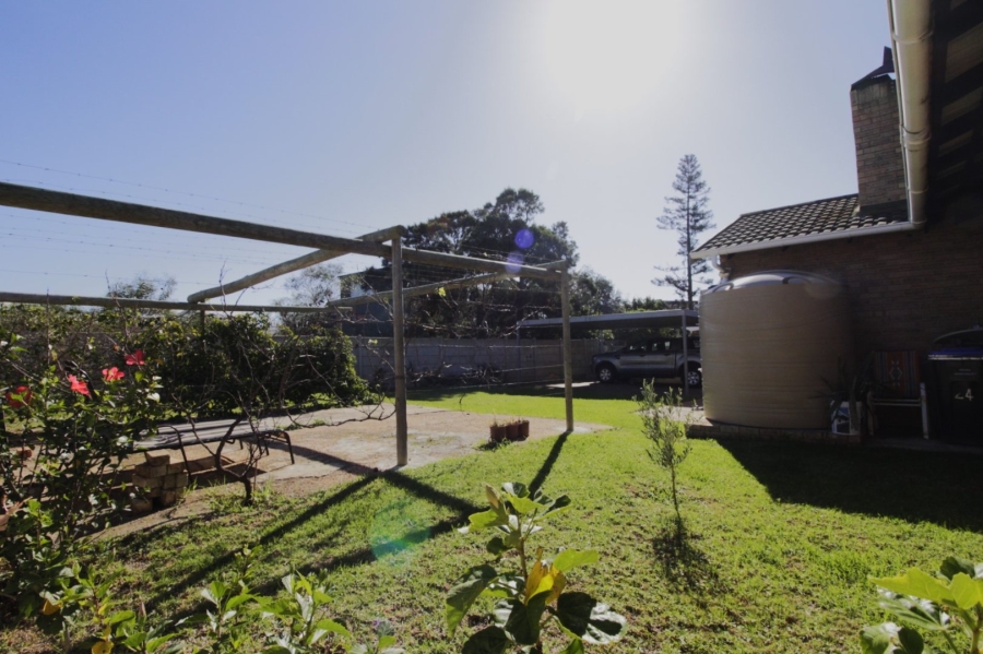 3 Bedroom Property for Sale in Wavecrest Eastern Cape